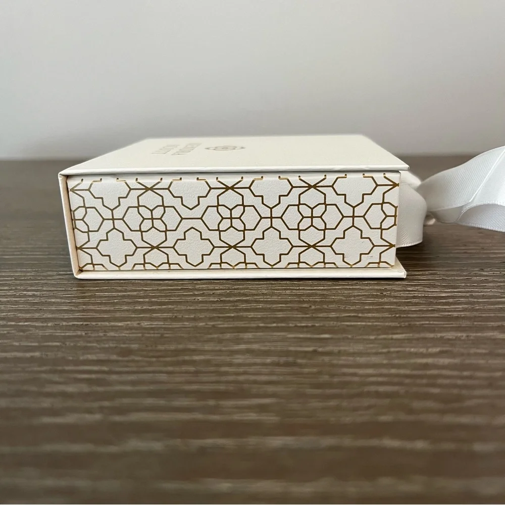 Kendra Scott Gift Box, Bow, & Jewelry Pouch